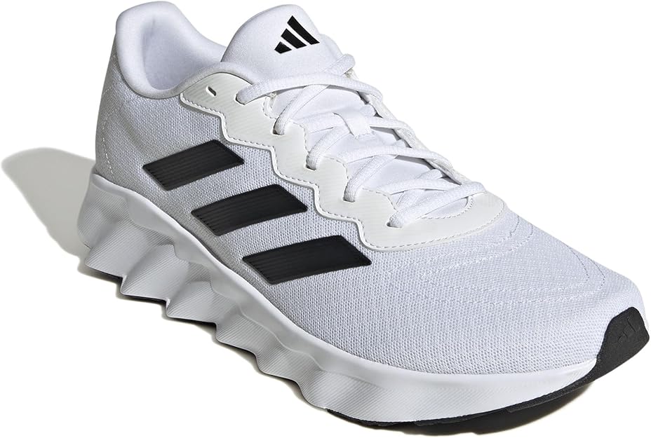 Chaussures Adidas Siwtch Move